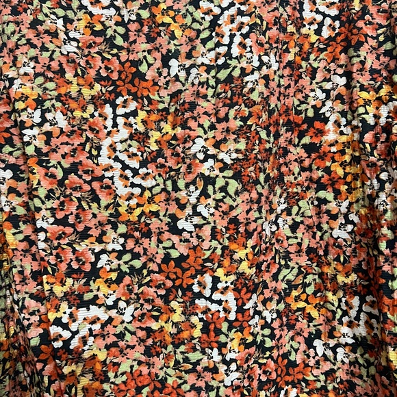 Super Colourful Puffy Sleeved Blouse - Picture 2 of 8